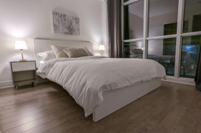 Lovely 2 Bed Condo in Downtown Toronto